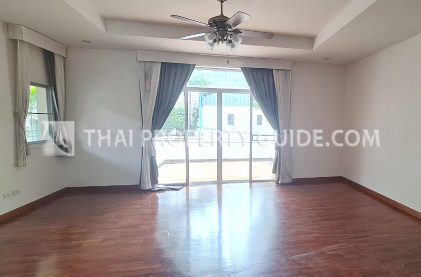 House with Shared Pool in Nichada Thani 